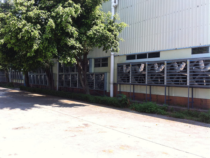 負壓風機搭配水簾一起通風降溫的優勢在哪里？